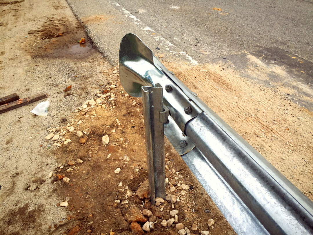 Highway Guardrail AASHTO M-180 Z Shape Posts with Durable Stainless Steel Material