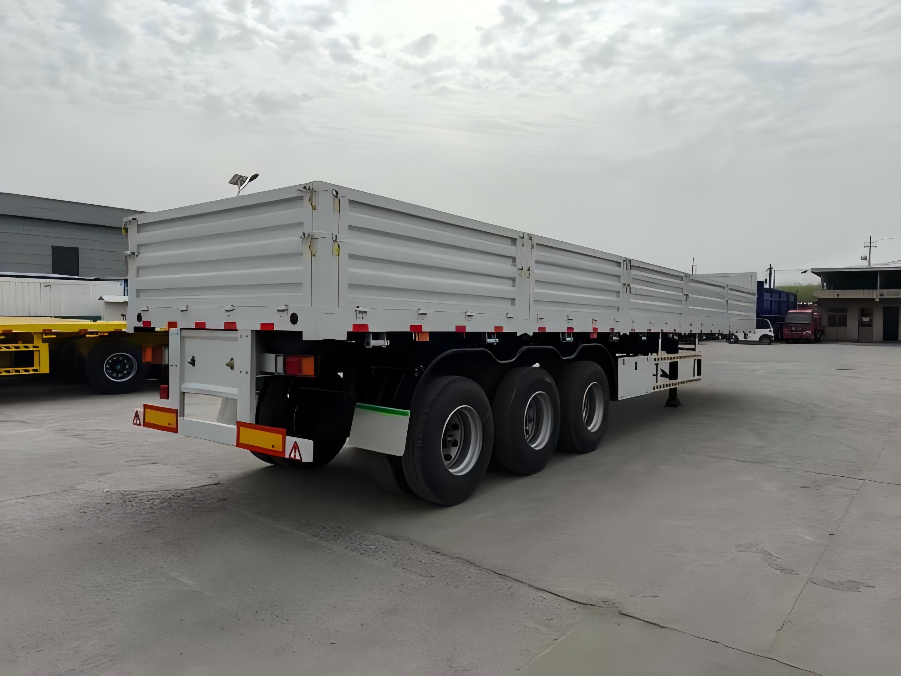 CIMC 3 axle 12400*2610*1550mm customized Design for Timber Coil and Steel Container Haulage Side Column Flatbed Semi Trailer