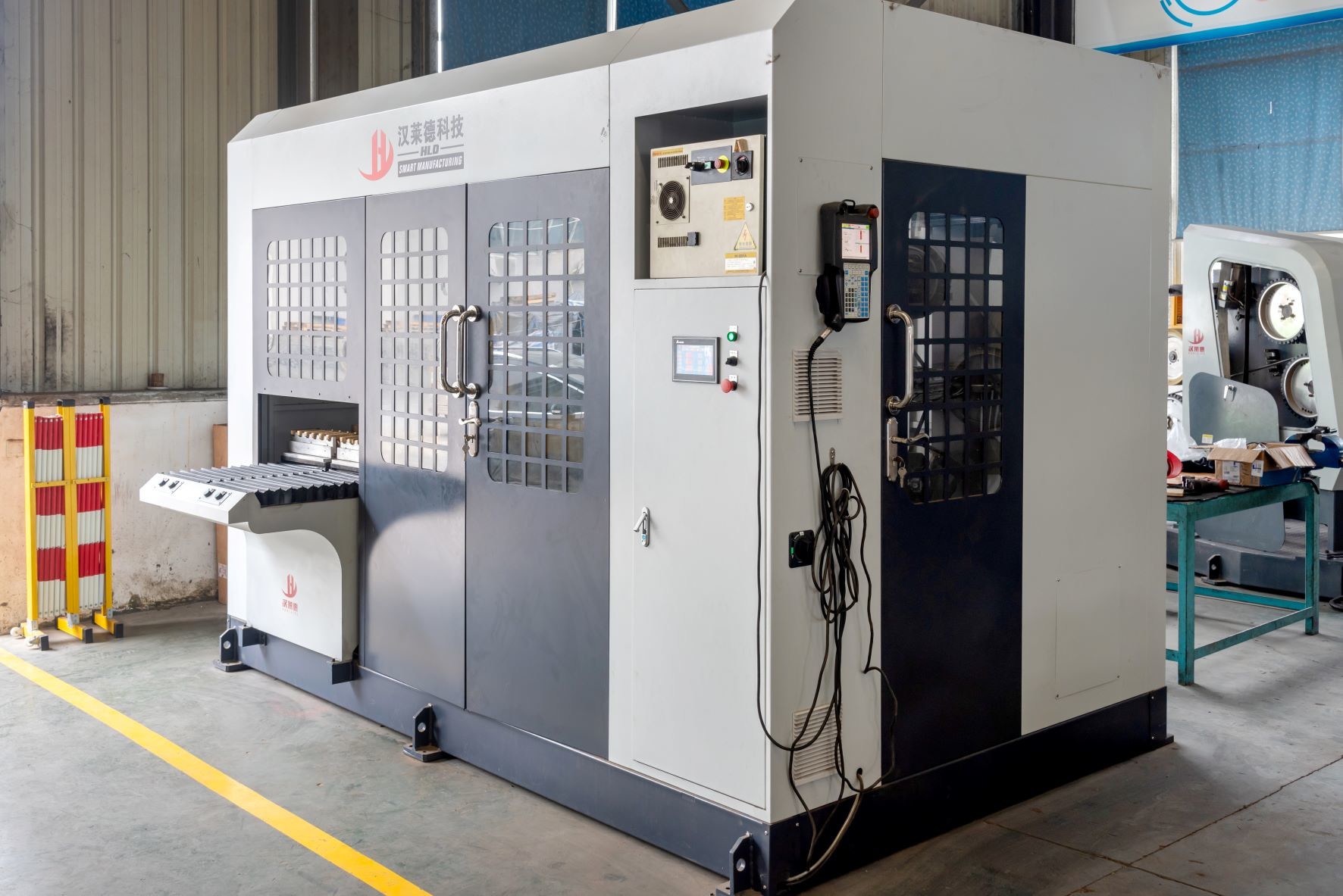 Automated Fast Grinding Robot In Faucets