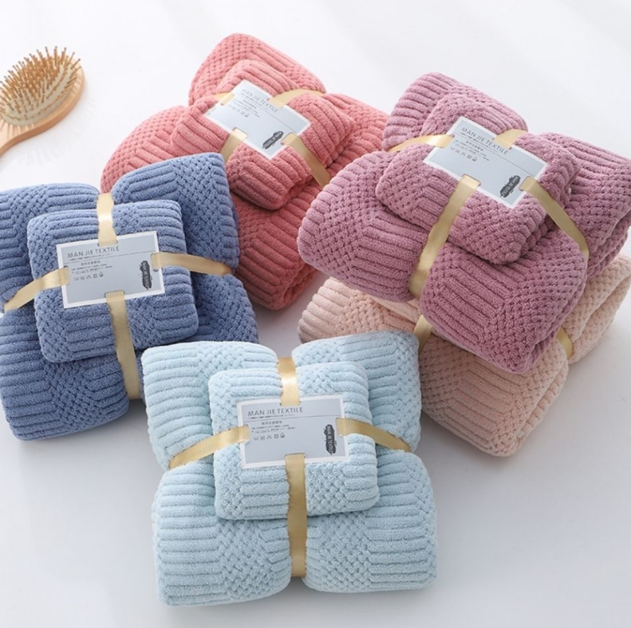 Thick and Soft Coral Fleece Bath Towel Set Perfect for All Ages Auspicious Grid Design