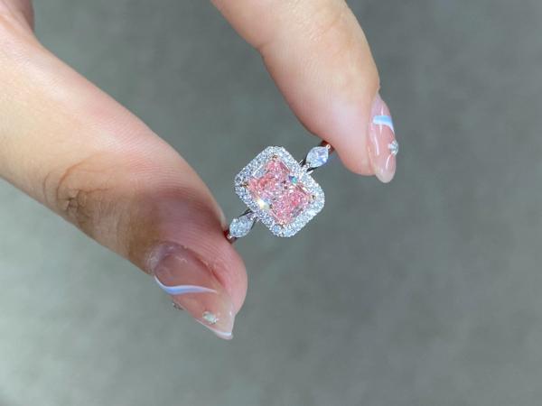 1.31ct Pink Lab Created Diamond Rings Radiant Shape IGI Certified 18k White Gold