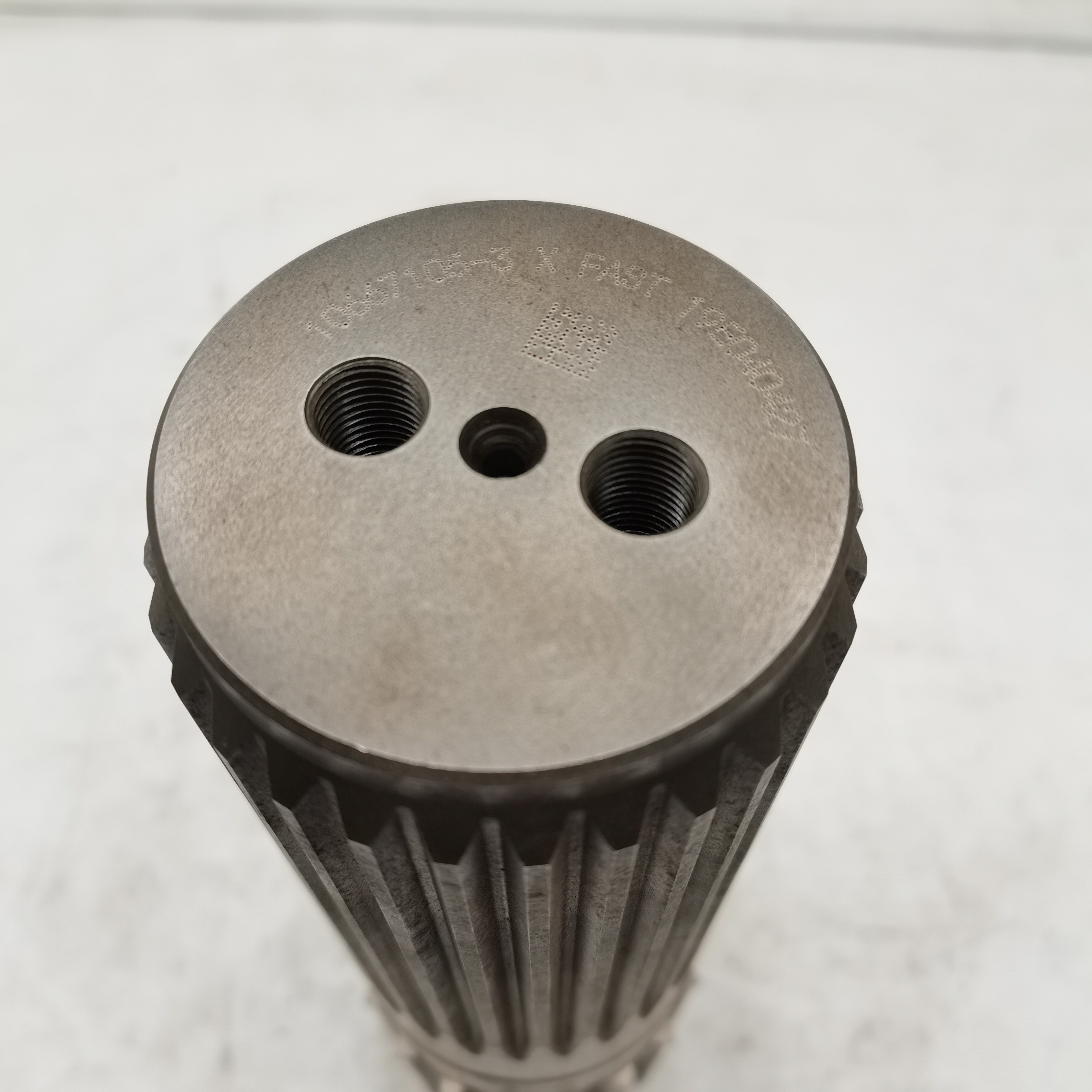 Fast gearbox auxiliary box spindle 10667105-3 for C12 original factory for foton spare parts fast gearbox parts original