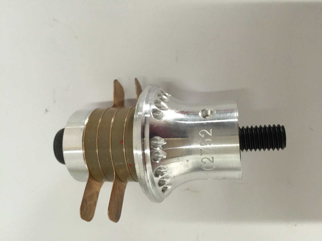40 Khz Piezoelectric Ceramic Transducer Converting Electric Charges Into Energy with Hole for Cooling