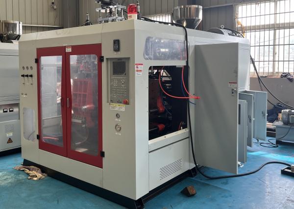 Large Scale Automatic Extrusion Blow Molding Machine Production Of Milk Bottle