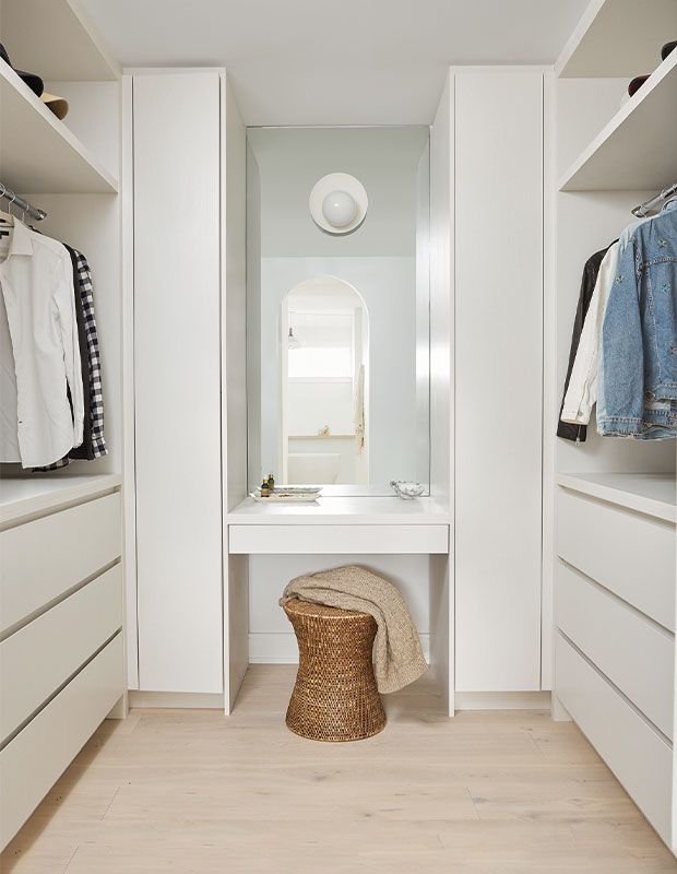 Home Furniture Wooden Lacquer Sliding Door Wardrobe for Customized Size in Modern White