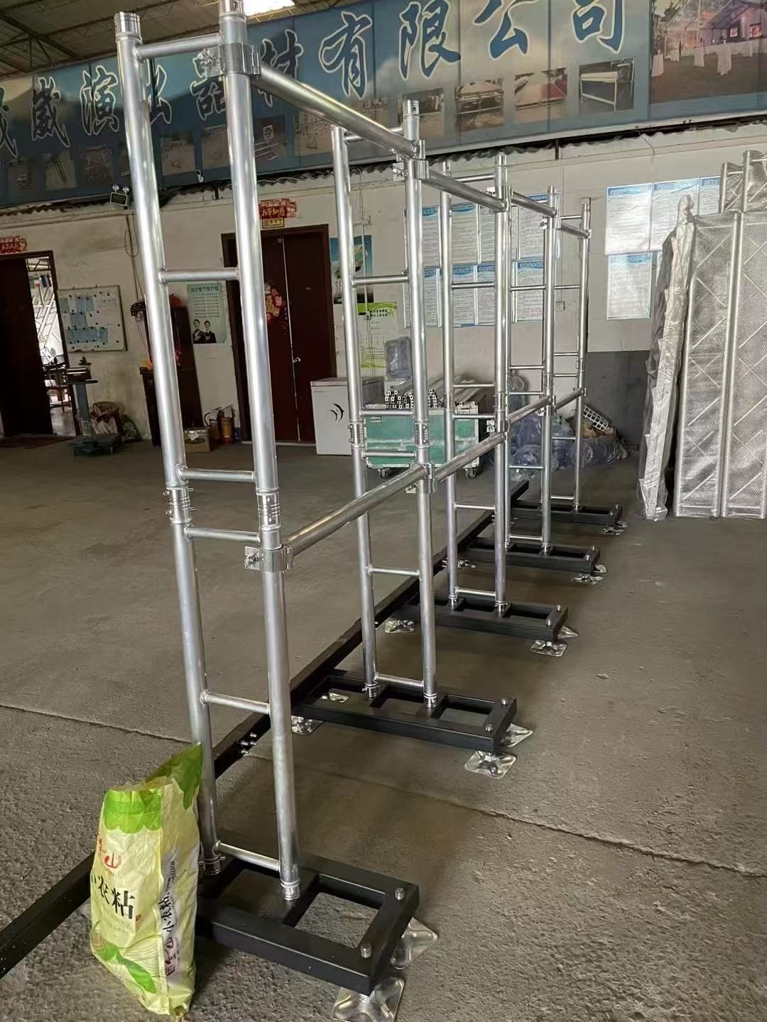 Outdoor Aluminum Truss LED Display Bracket Square For Truss Displays