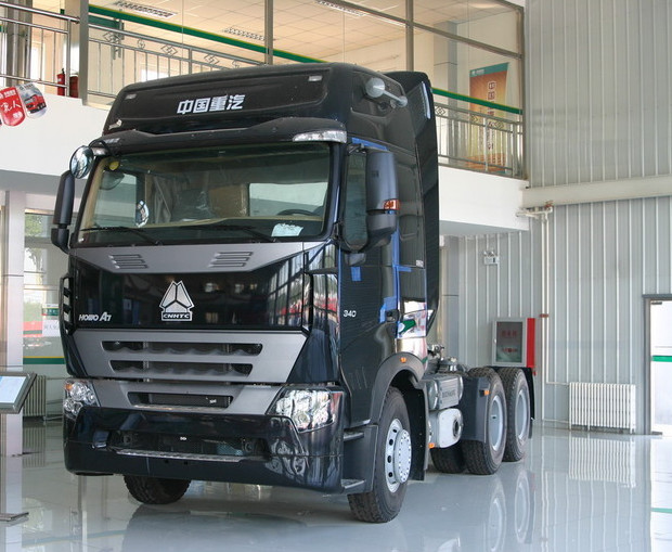 10 Tire Prime Mover Truck of SINOTRUK HOWO A7 brand with 6X2 420hp double sleepers and air conditioner