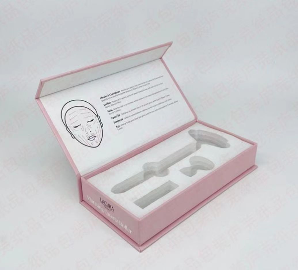 Recyclable Cosmetics Gift Boxes Folding , Magnetic Flap Cardboard Box With EVA Foam