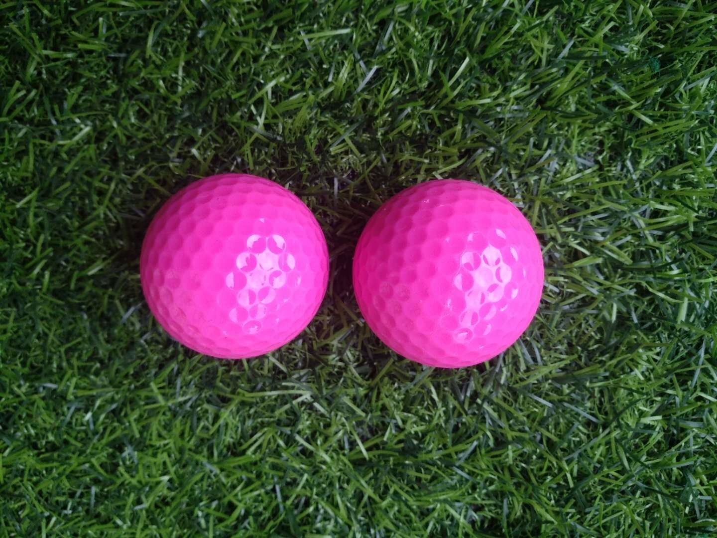 fluorescent golf ball , golf balls , fluorescent golf balls in black light (glow in uv )