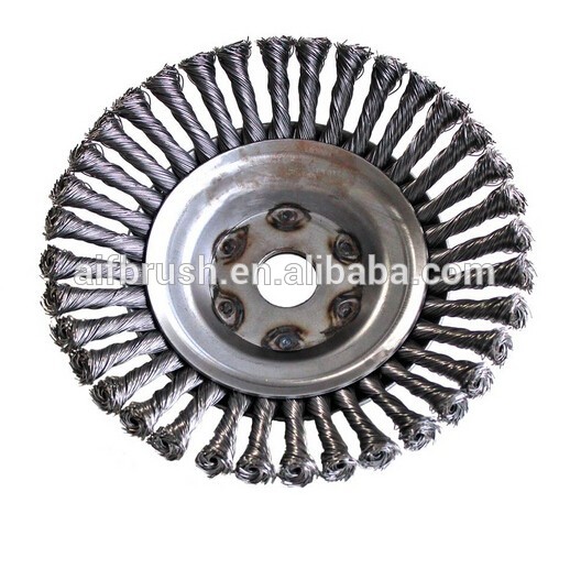 Weed sweeper brush for grass trimmer 2.jpg