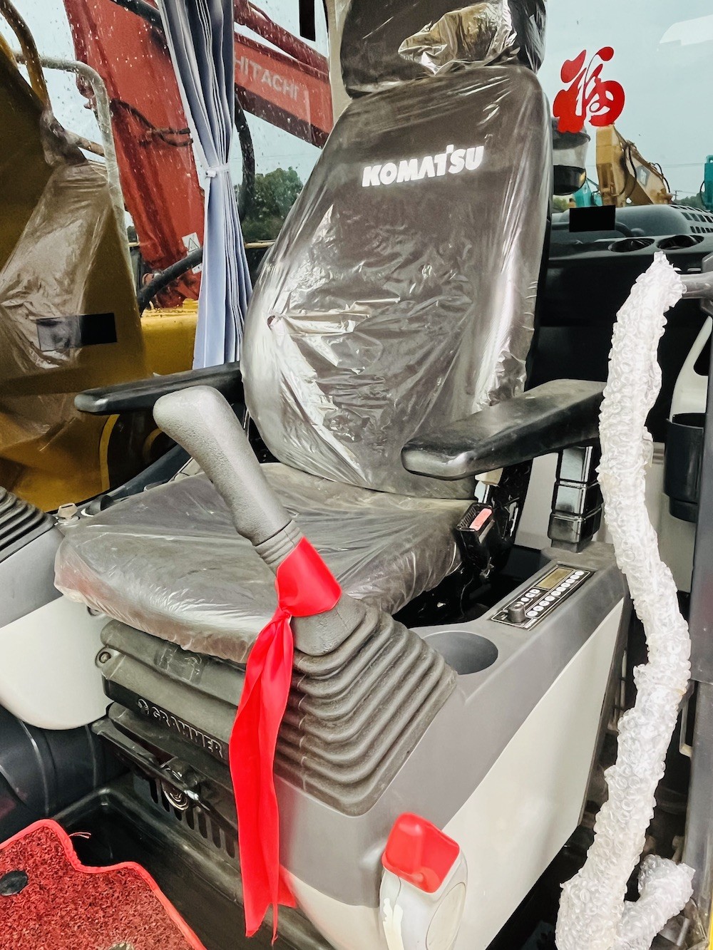 Second Hand Komatsu PC220-8 Hydraulic Crawer Excavator Backhoe Used 22 Ton Digger Construction Machinery