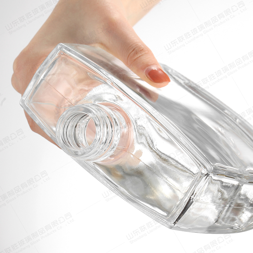 375ml 750ml 800ml Clear Glass Bottle For OEM ODM Gin Vodka Whiskey Wine