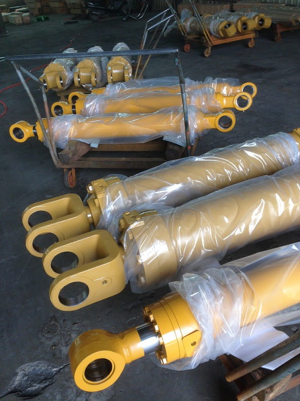 707-01-0H062 komatsu pc400-7 boom hydraulic cylinder