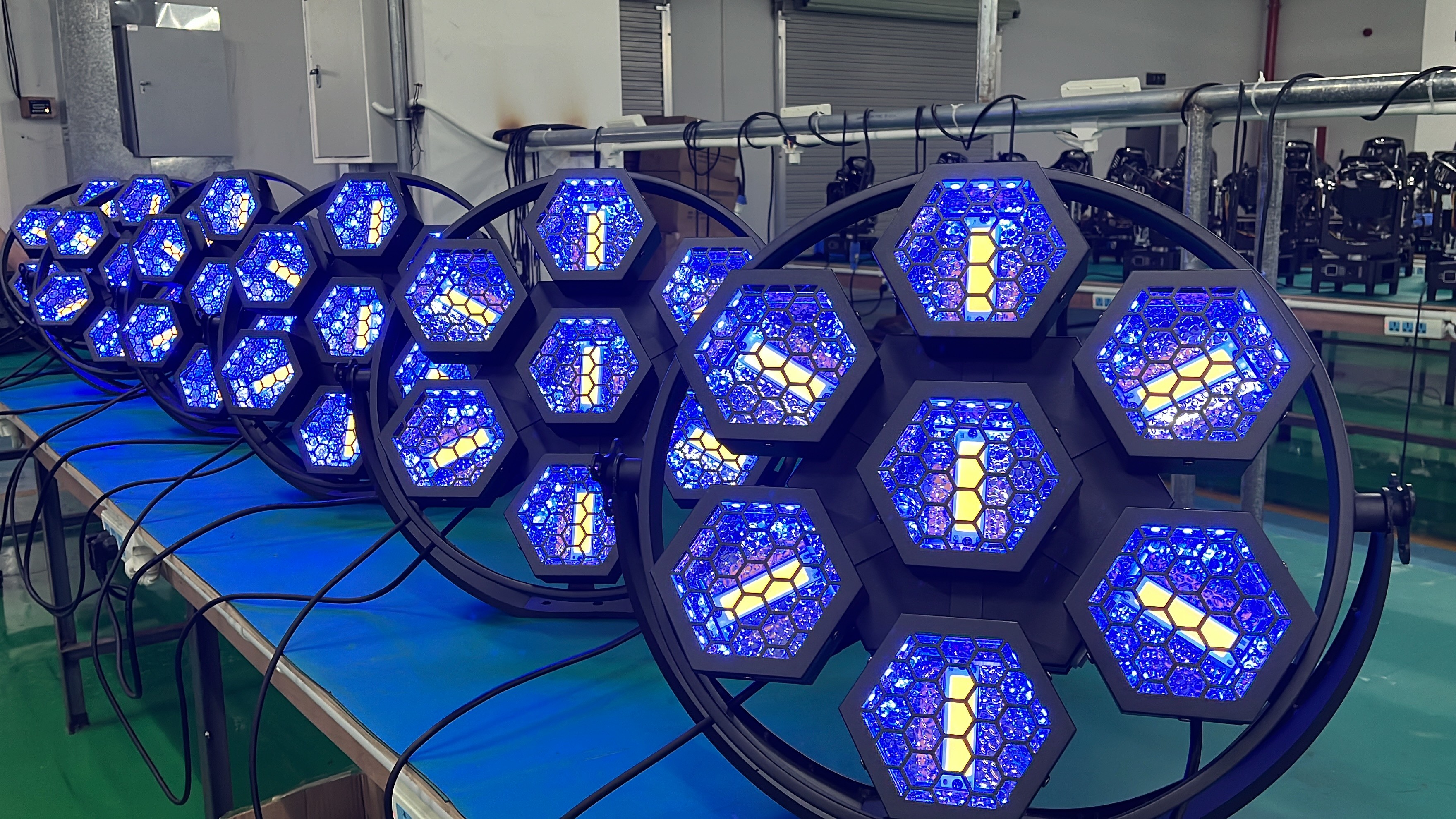 Mini Size 7 Lamp LED 7-Halo Hexa LED Pixel Light Portman Light Retro Stage Lights