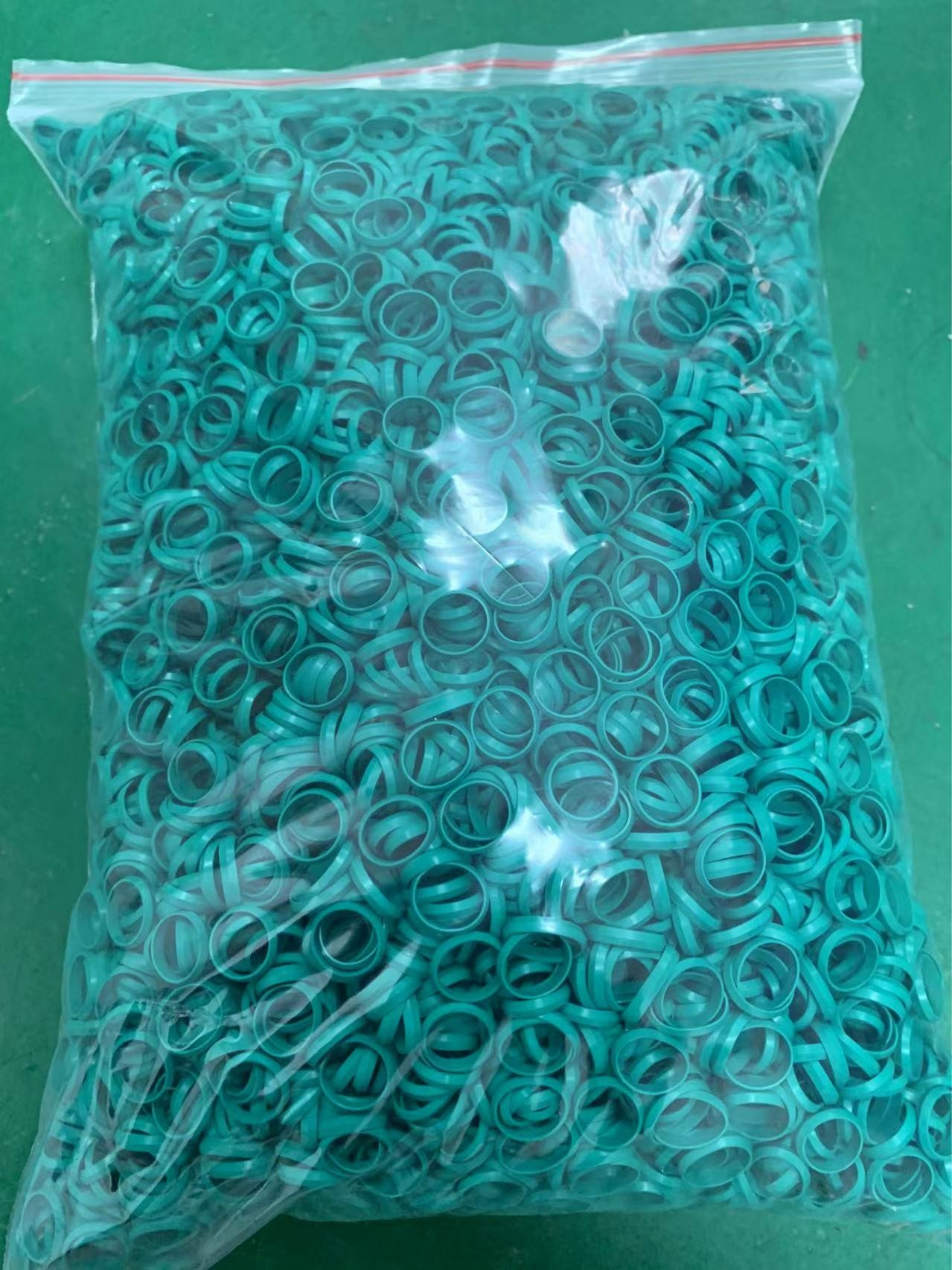 Custom Compression Molding Rubber O Rings For Oil Gas Field Sealing