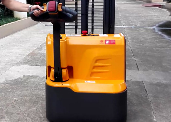 AC Function Walkie Electric Pallet Stacker With Small Turning Radius Dustproof