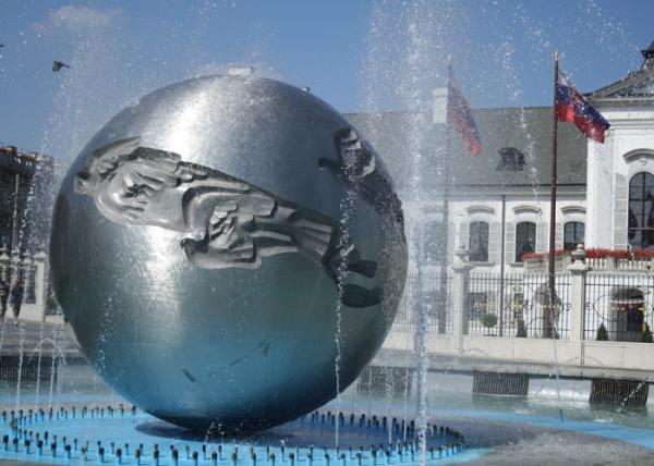 Silver Sphere Water Feature / Sphere Water Fountain Outdoor For Large City