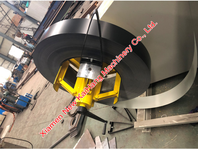 1.5t*300mm Auxiliary Equipment Trim And Flashing Driven Un Coiler Rack With Leveling