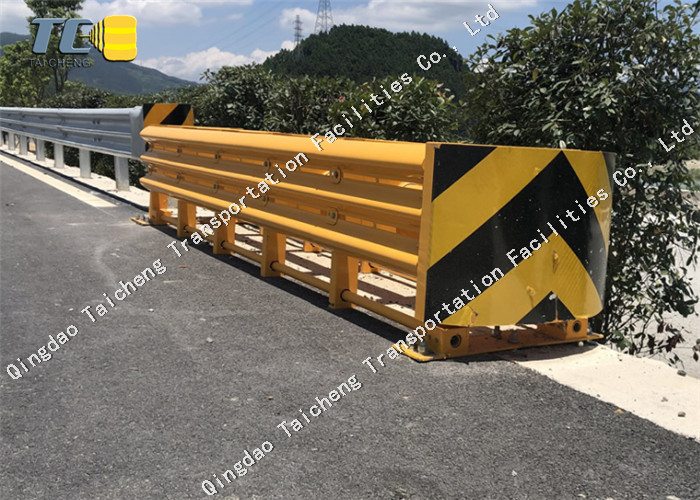 Highway Steel Tunnel Entrance Anti Collision Pad Guideable Yellow Crash Attenuator