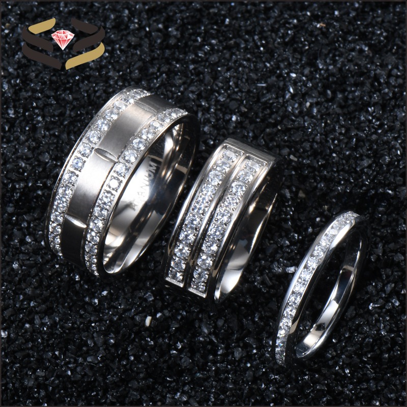 Men Wedding Silver Titanium Rings 8mm With Cubic Zircon Inlay