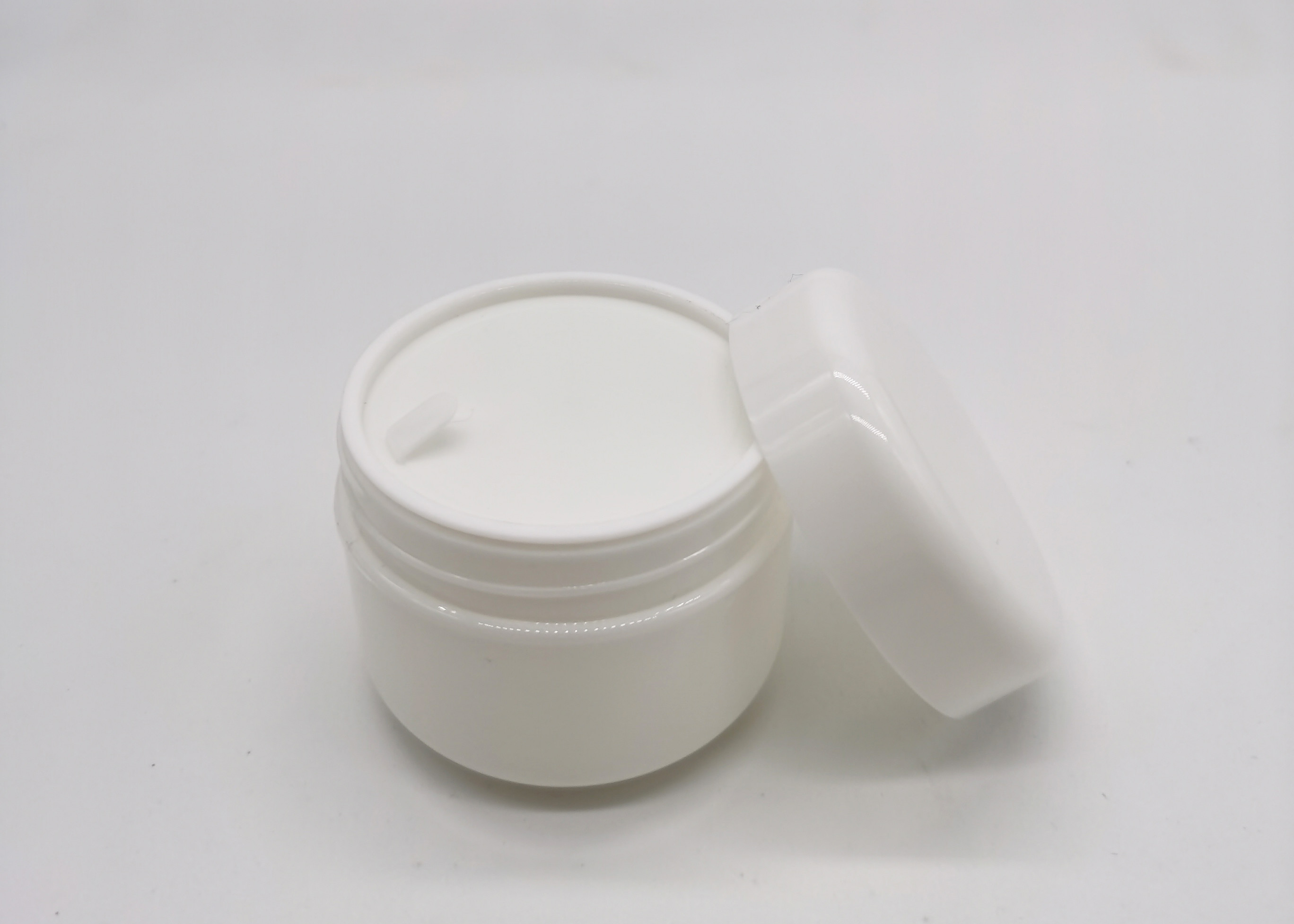 Round White Screw Cap 20g PP Skincare Face Cream Jars