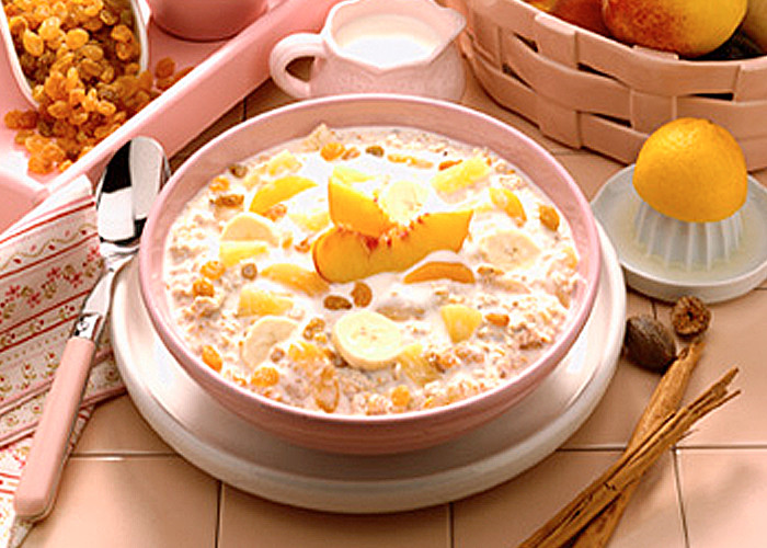 White Bakery Emulsifiers Distilled Monoglycerides Food Additive GMS 40% With Foaming Effect