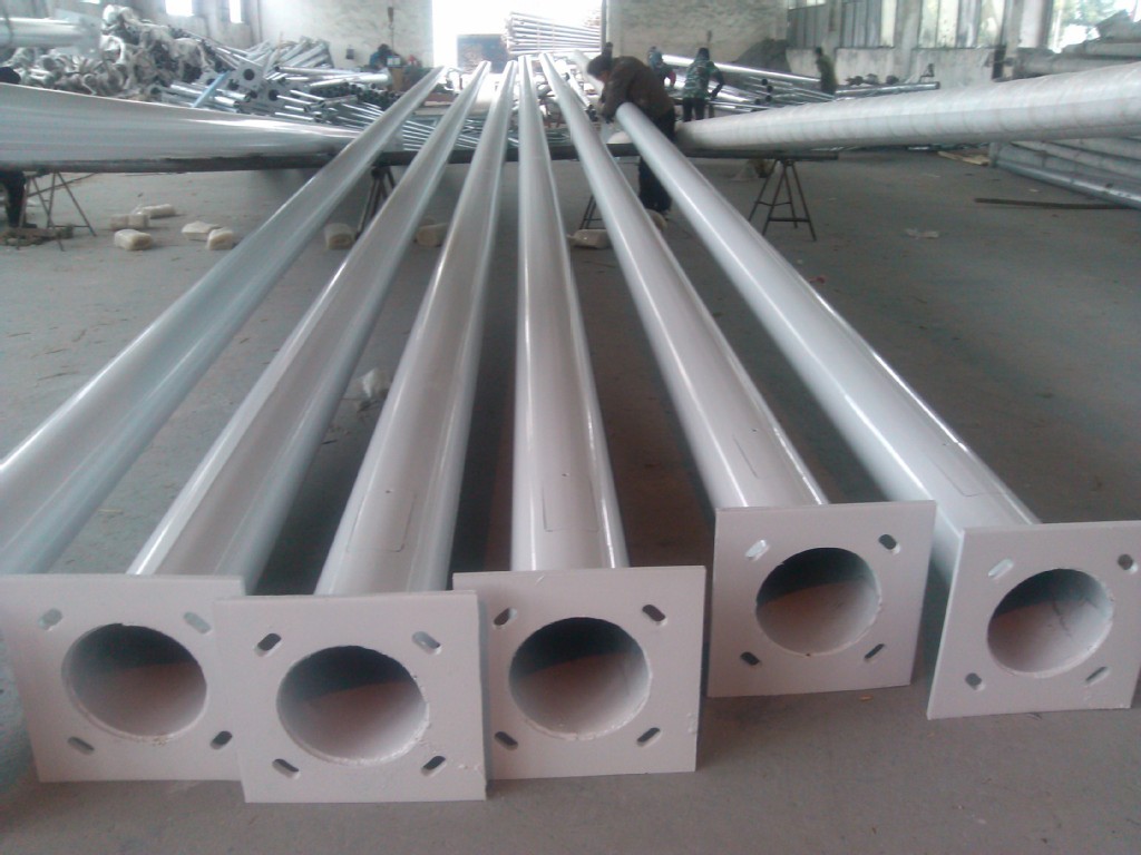 Anti Corrosion 6m Solar Powered Lamp Post With Galvanized Powder Coated