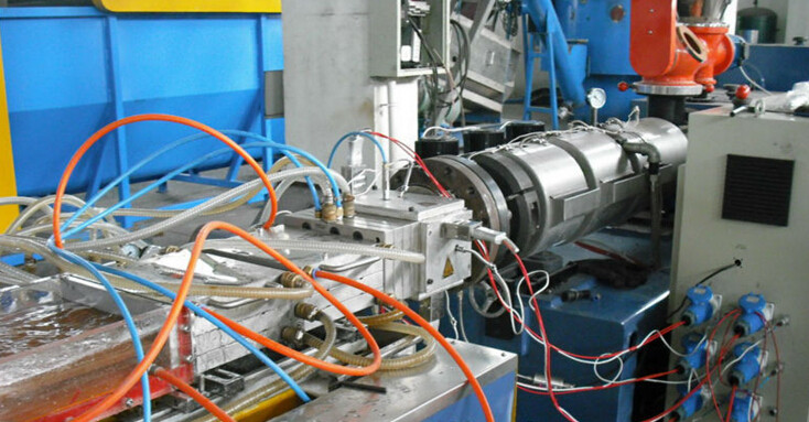 Wood Plastic Composite Production Line / WPC Board Sheet Profile Extruder Machinery