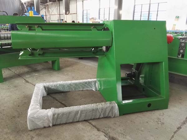 Bluesteel Metal Roofing Roll Forming Machine 0.3-0.7mm Thickness 235MPa