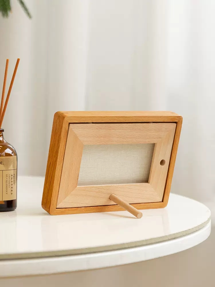 Simplicity Style Small Picture Frames Natural Wooden Photo Frames Tabletop With Bracket