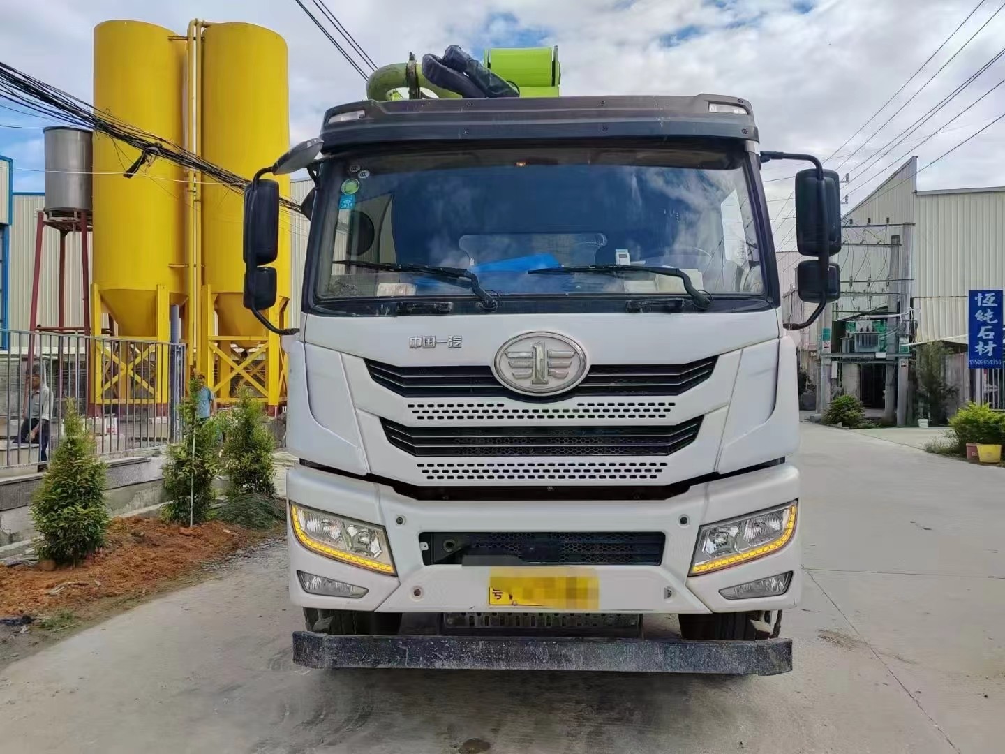 2023 Zoomlion Concrete Pump Truck 38 Meters Installed FAW Jiefang Chassis For Sale