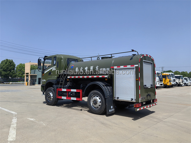 High Quality Dongfeng off Road Water Sprinkler Truck 4x4 Water Tanker Truck