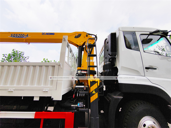 Famous Brand 6x6 6x4 Cargo Dump Truck Crane Truck Mounted With 14tons 12 Tons