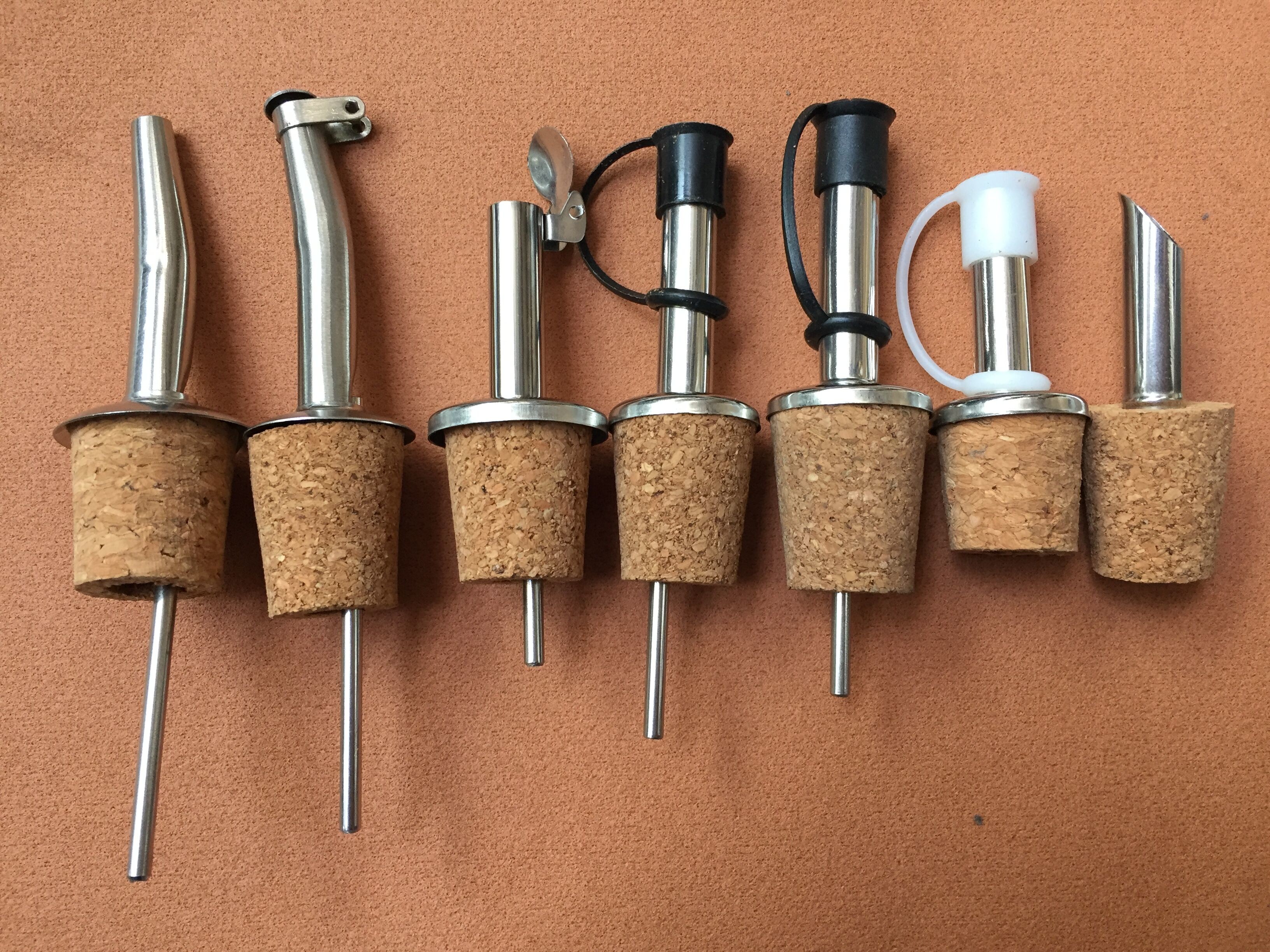Wholesale 304/201 Stainless Steel Liquor Spirit Wine Bottle Pourer with Eco Friendly Stopper