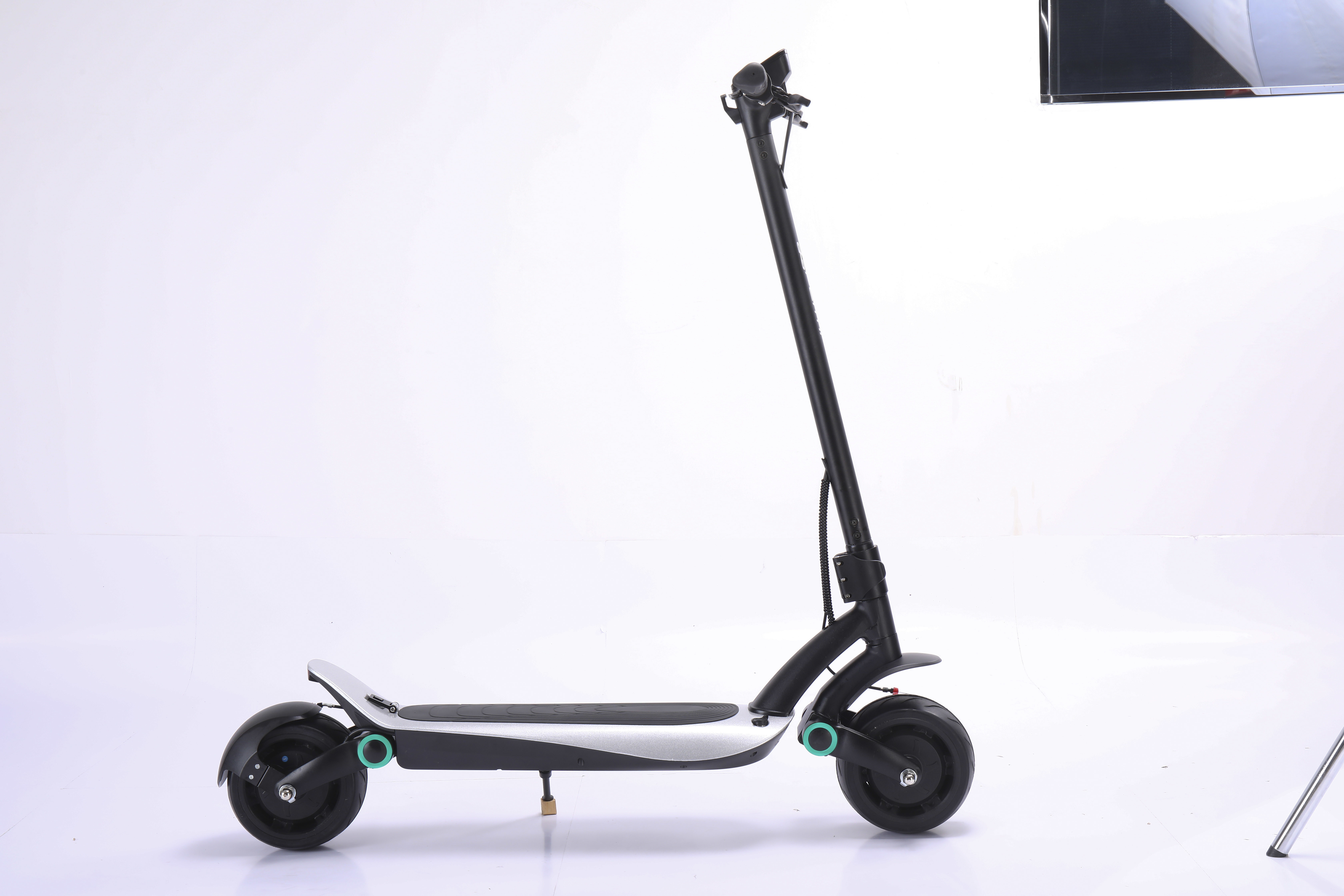 On sale 48V 15A Self Propelled Electric Powerful Scooter APP Allowed Function