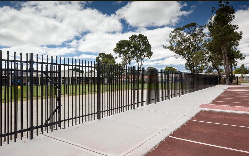 Garrison Fence With galvanized steel and silicon bronze wire