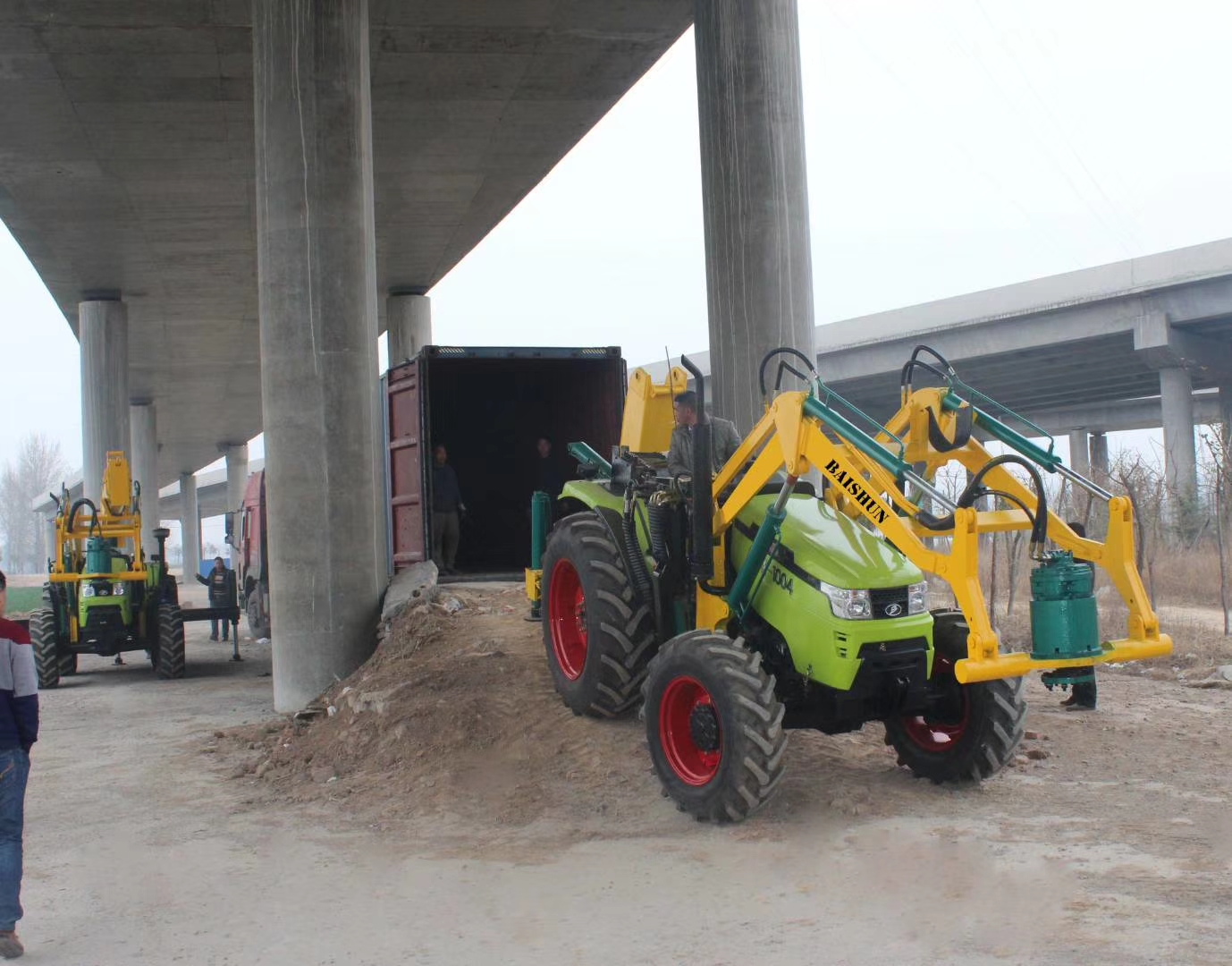 Plant Auger Drill Electric Pole Erection Machine For Concrete And Wooden Pole