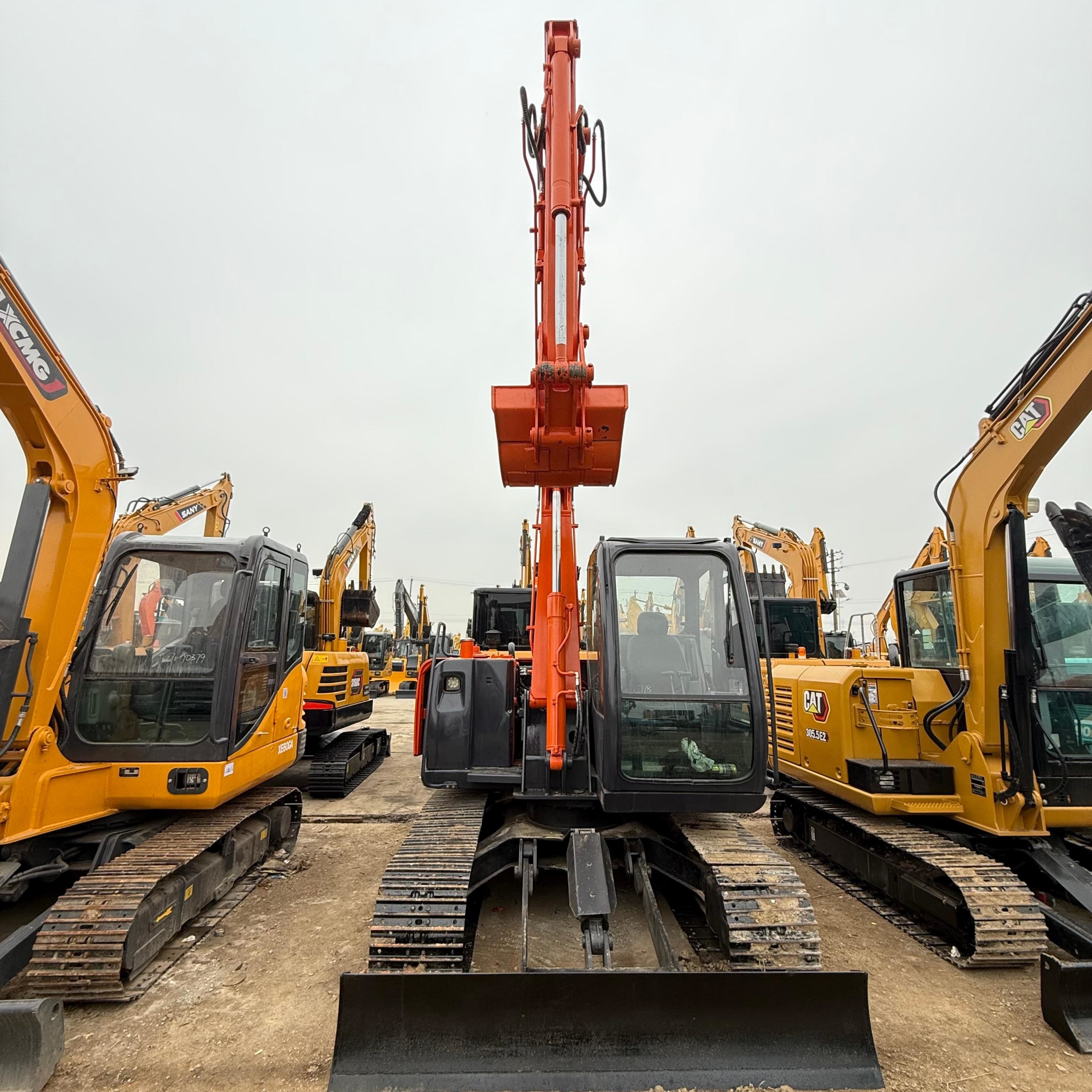 Original Brand Used Hitachi ZX70 Hydraulic Excavators 7 Ton Crawler Digger For Road Constrution