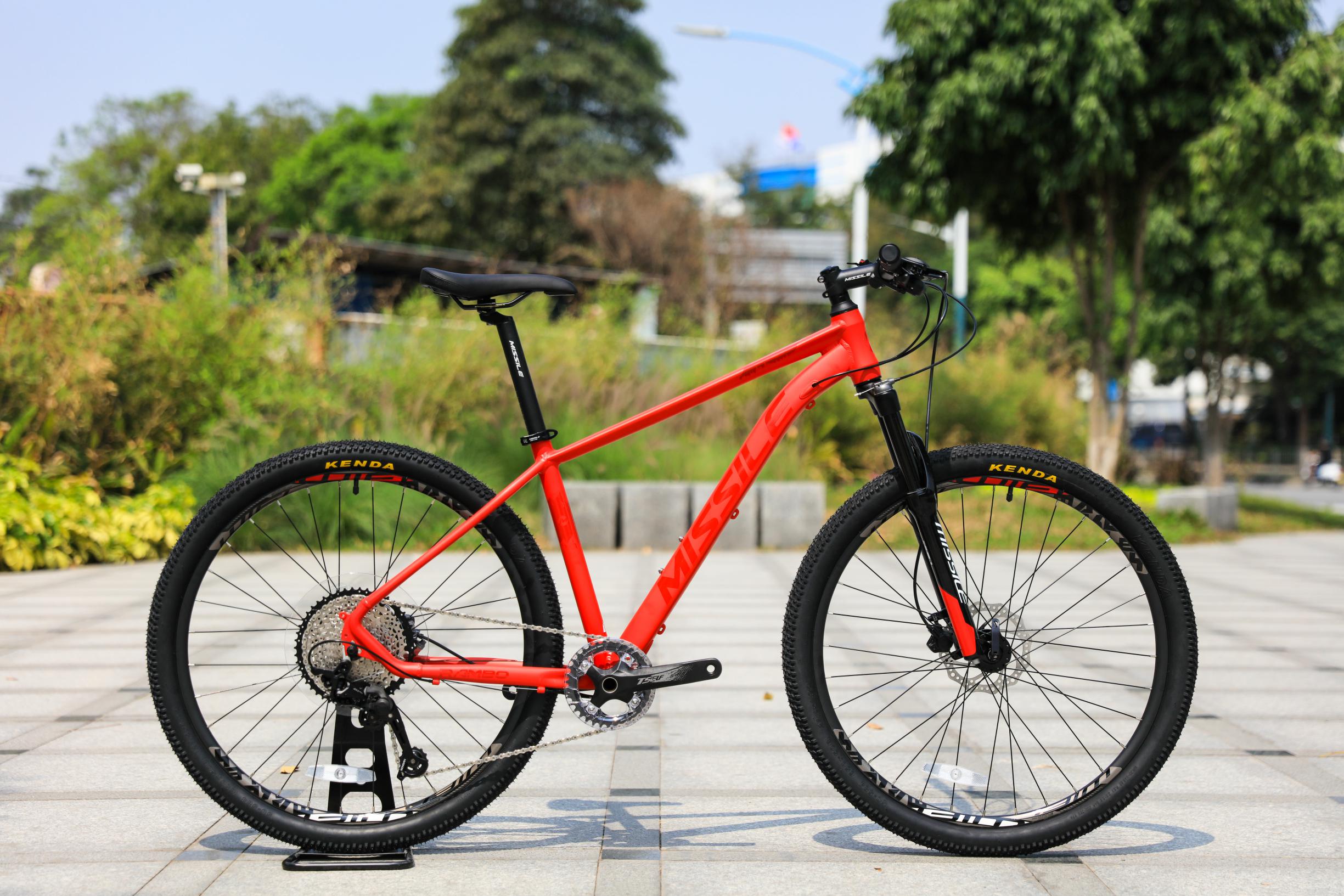 27.5 Mountain Bike Downhill Bicycle with 30 Speed Gears and Hard Frame