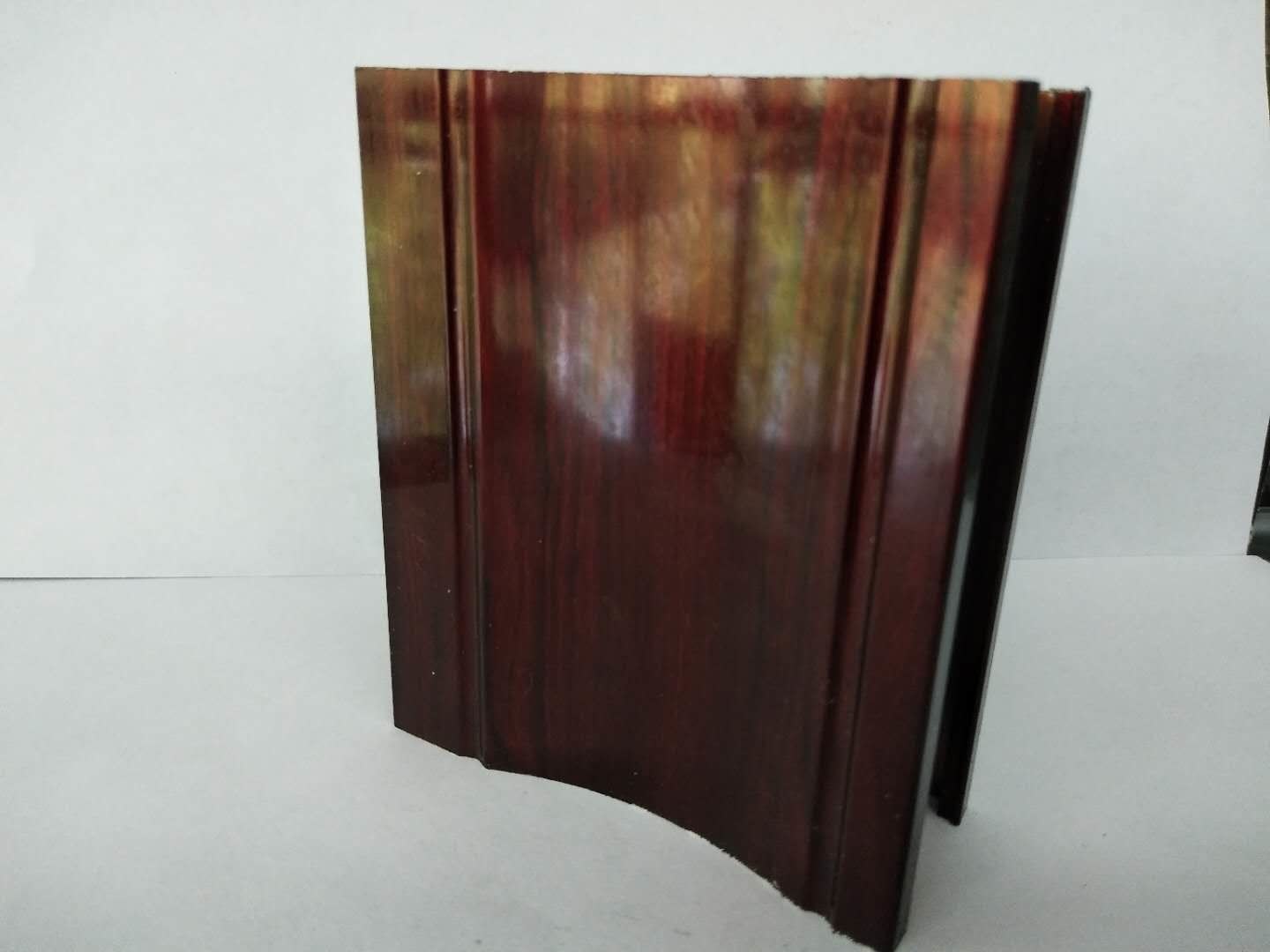 1.4 Thickness Flat Wood Finish Aluminium Profiles Strong Impact Resistance