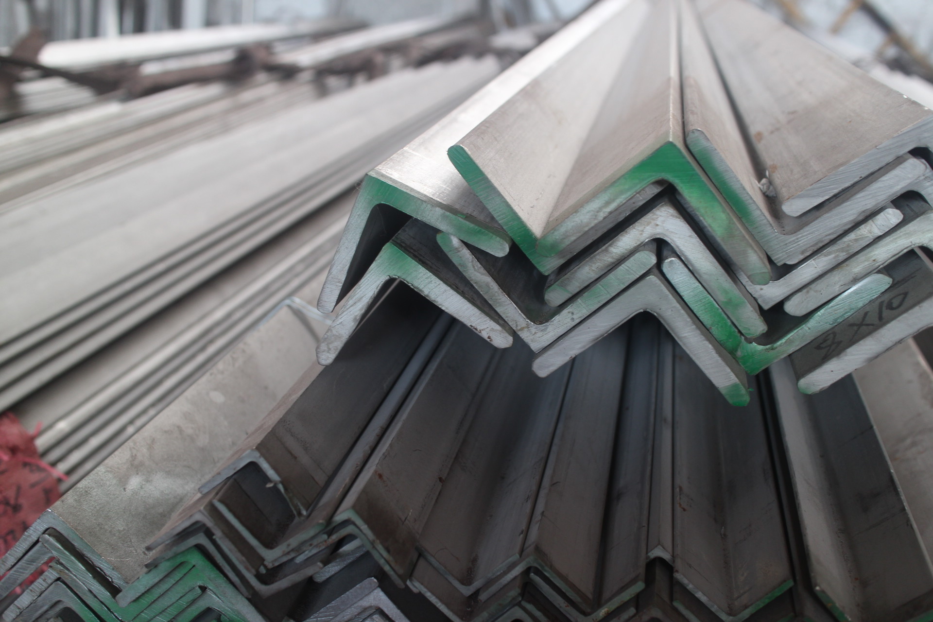 436L 304 439 436 445 Stainless Steel Angle Profile