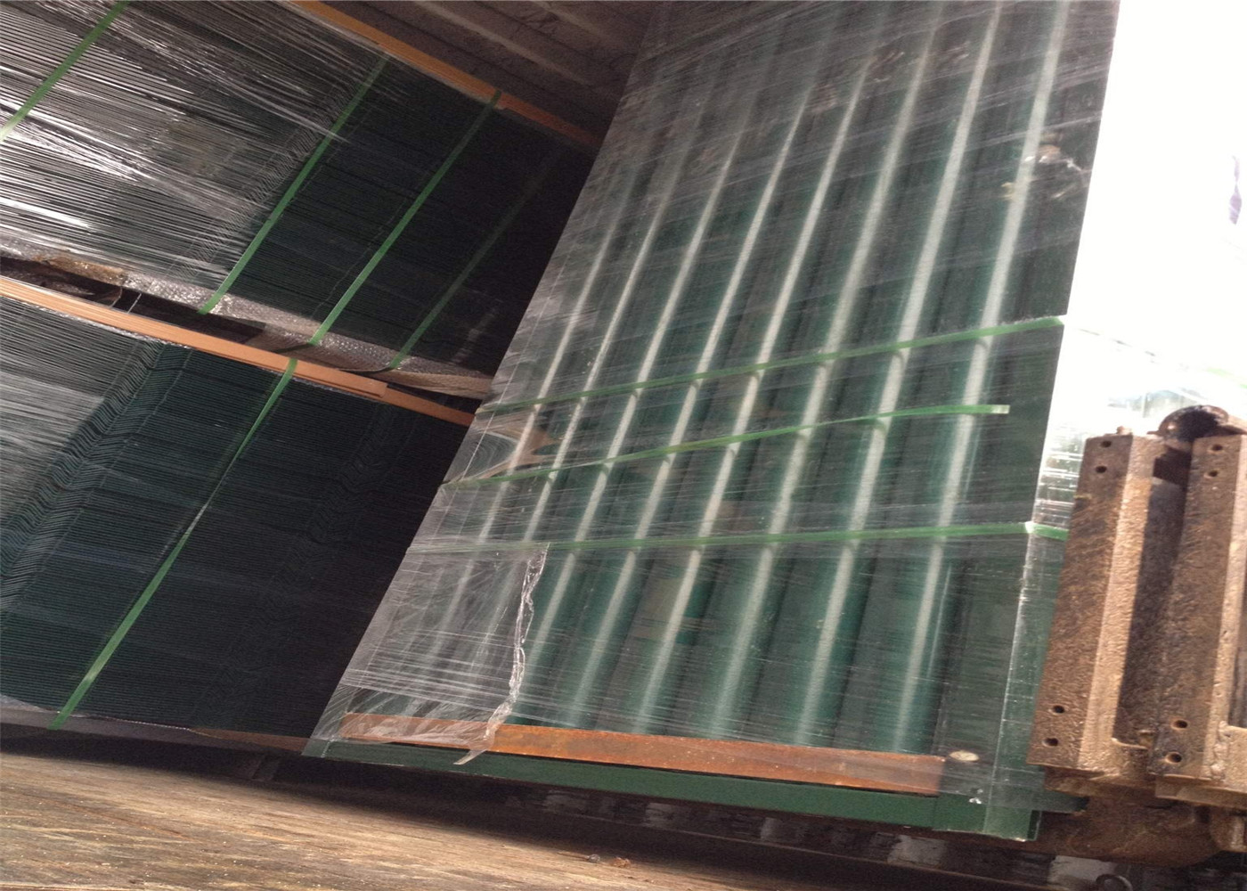 1030mm x 2500mm for lawn fencing weld wire mesh fence PVC coated 50mm x 200mm diameter