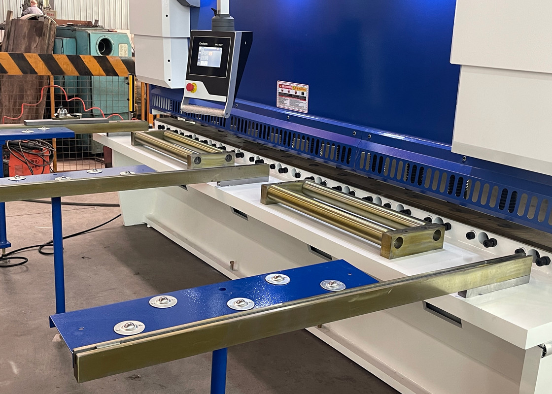 DELEM DAC360T Controller Hydraulic Guillotine Shearing Machine For Precise 8mm Cutting