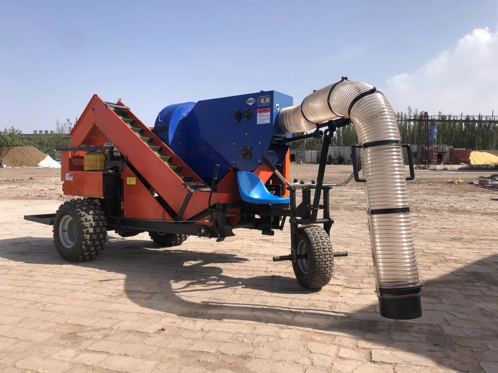 Rideable Electric Push Loose Fruit Vacuum For Palm Fruit Red Dates Hawaiian Nuts Volcanic Beans Chestnuts
