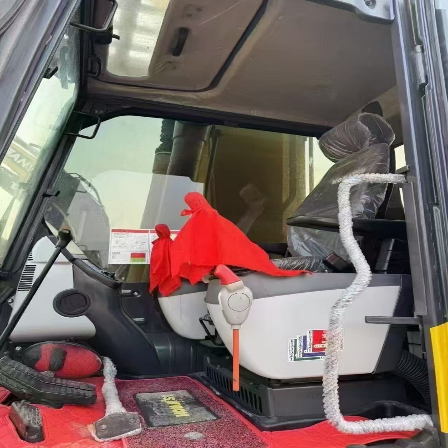 Secondhand Komatsu Excavator PC240 Used 24ton Medium Type Crawler Digger