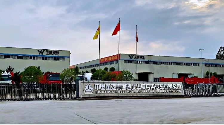 Sinotruk Howo 6X4 Bulk Cement Tank Truck dry mortar silo Bulk Dust powder material transportation vehicle camiones cisternas