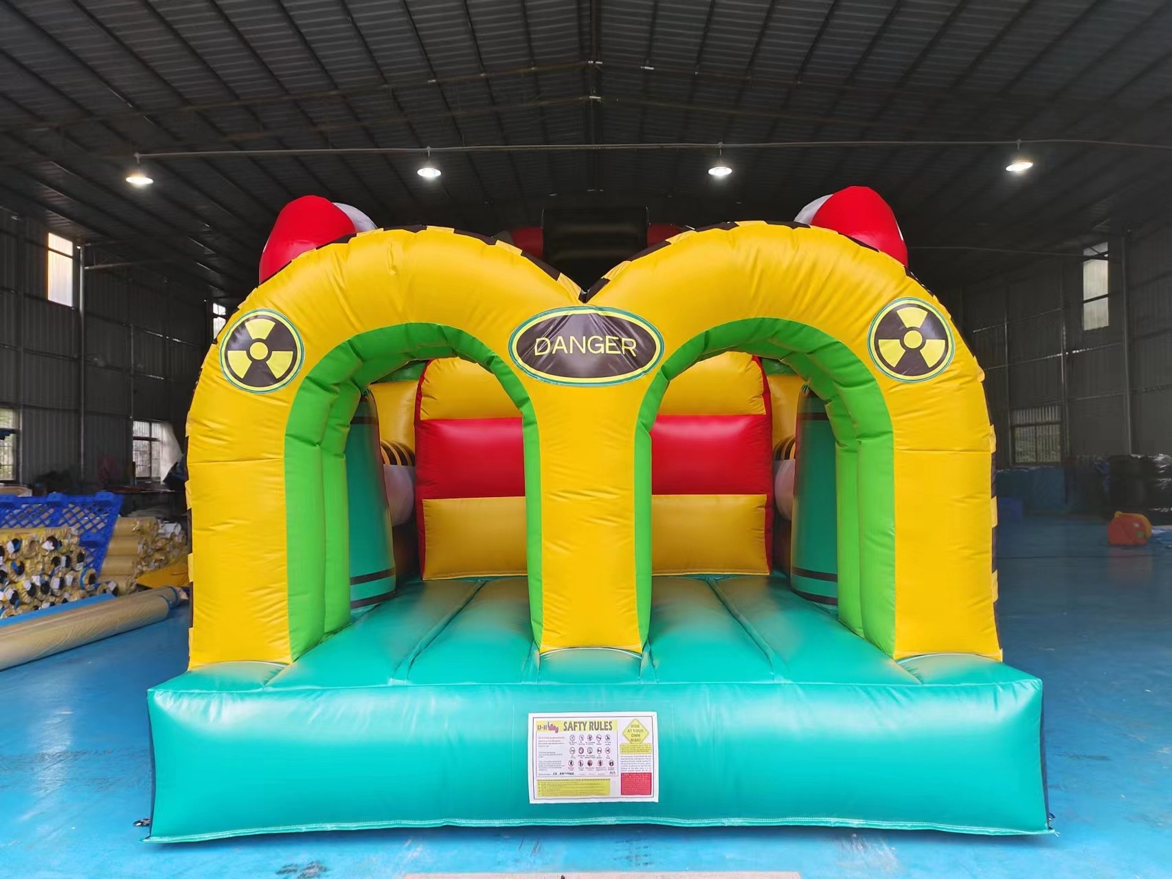 Supplier Inflatable Obstacle Courses Danger Zone Theme Games Jumping Castle
