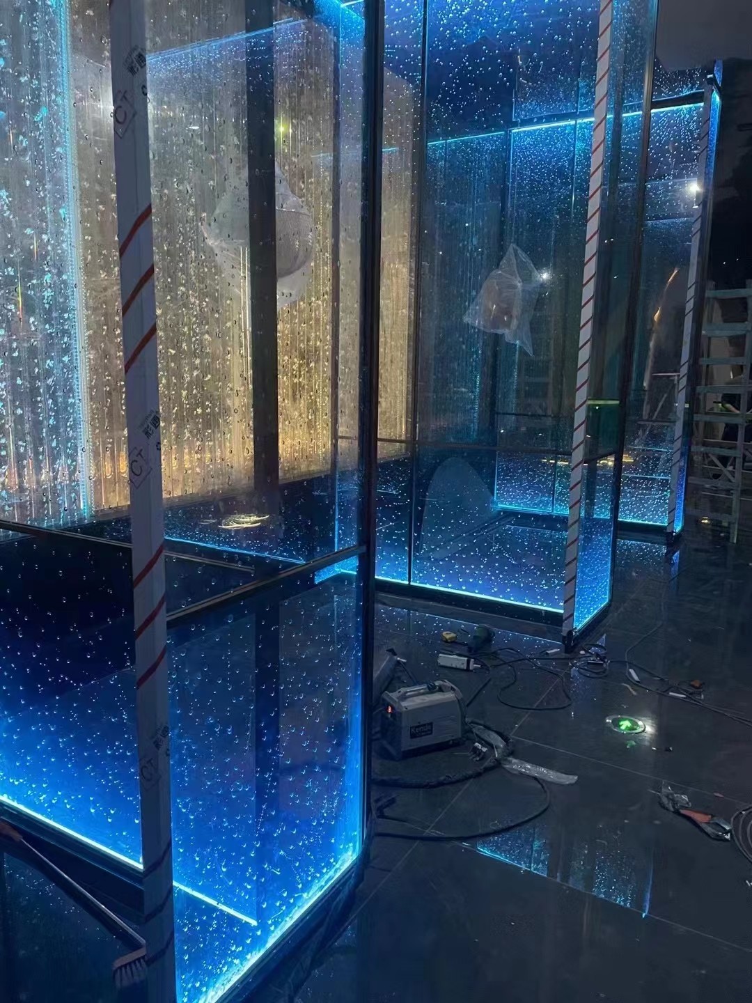 Laminated Tempered Art Glass With Bubble Design Hotel Decoration Art Installations