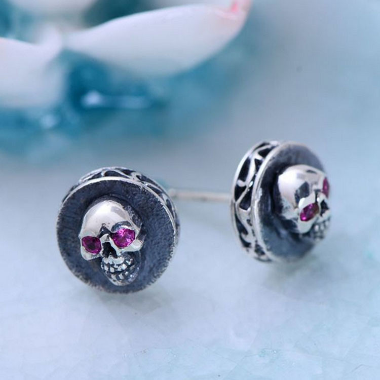 Vintage Black 925 Silver Skull Stud Earrings with Red Cubic Zircon (XH054872W)