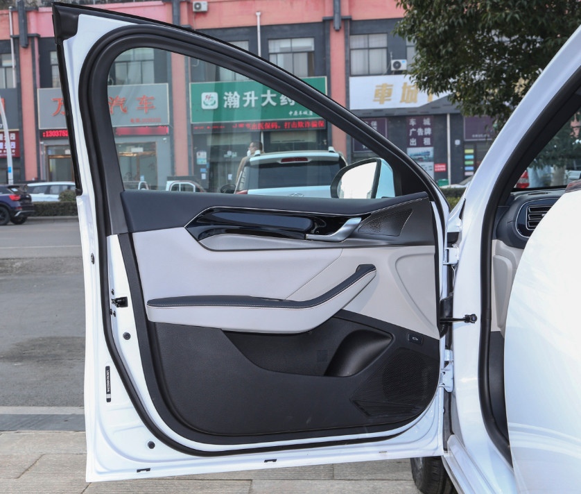 BYD Qin Plus 2023 Champion Version DM-i 120km Leading Model Plug-in Hybrid Car